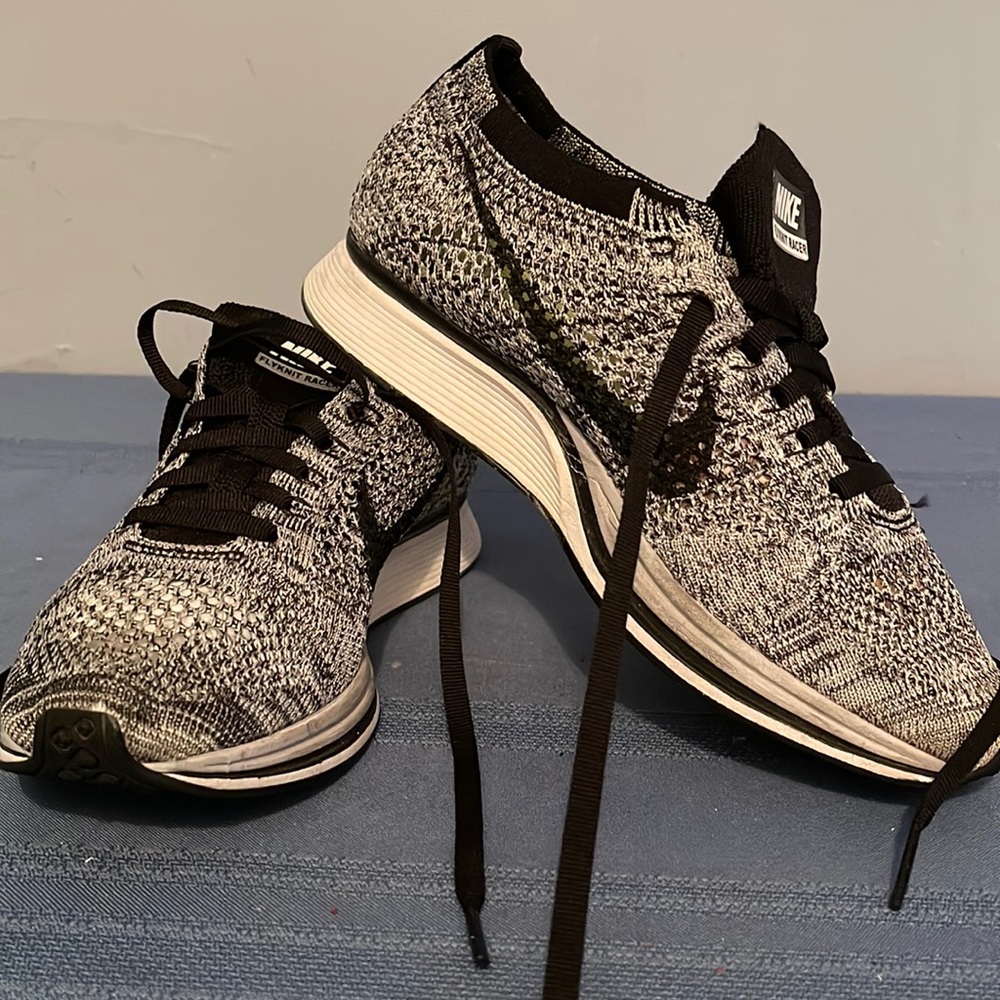 Nike  Sneakers/ Tennis Shoes